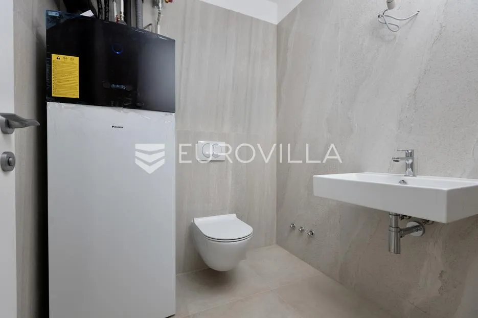 rijeka, pećine, novogradnja, luksuzan četverosoban stan 120,86 m² prvi red do mora - slika 14