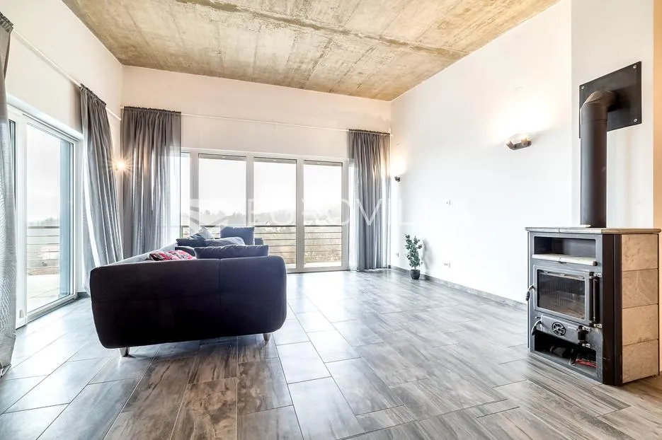 sveti ivan zelina, prekrasna dvojna kuća površine 385 m² - slika 4