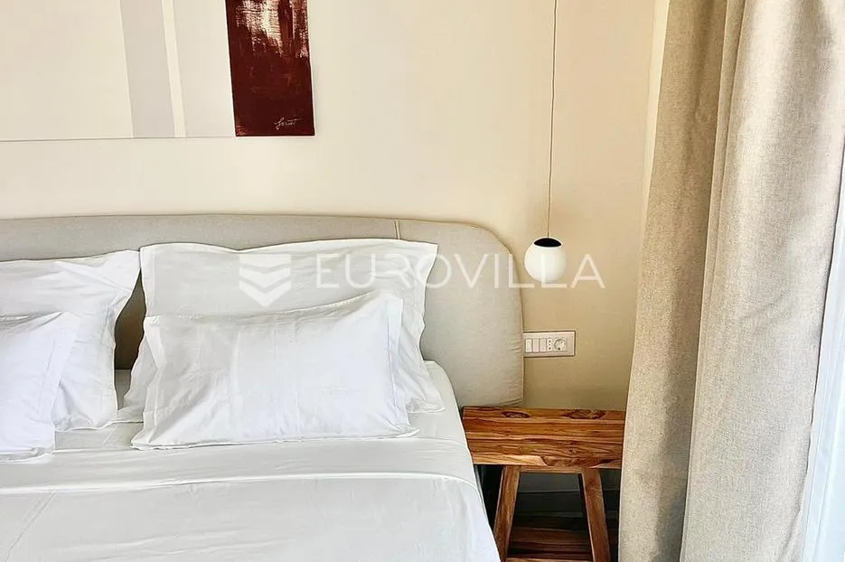 zadar, žman dvije moderne vile s bazenima 262 m² i građ zemljište s dozvolom za treću vilu - slika 10