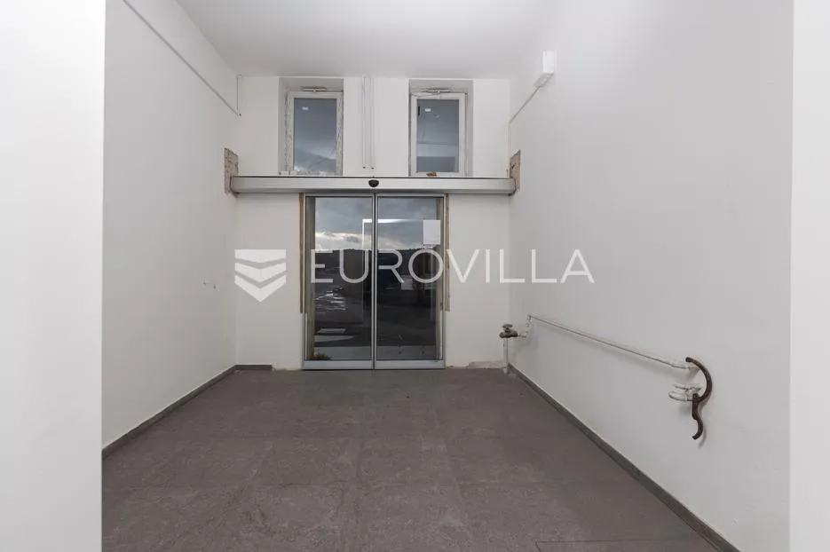 kukuljanovo, industrijski kompleks s dvije hale, zemljište 4,435 m² - slika 9
