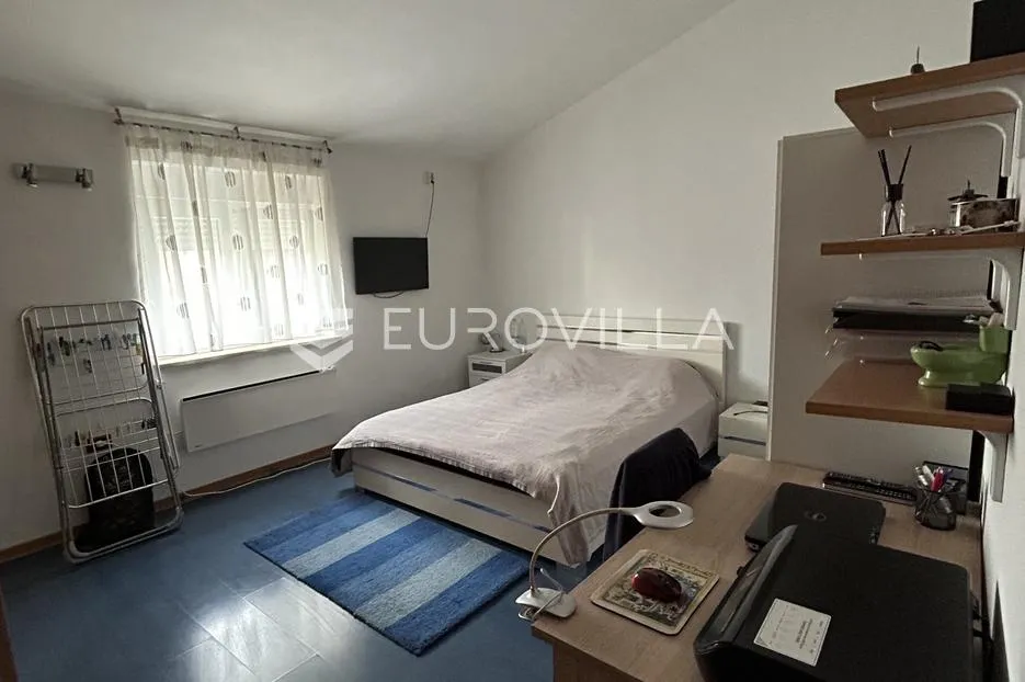 pula, centar - dvoetažni stan s dvije spavaće sobe - slika 2