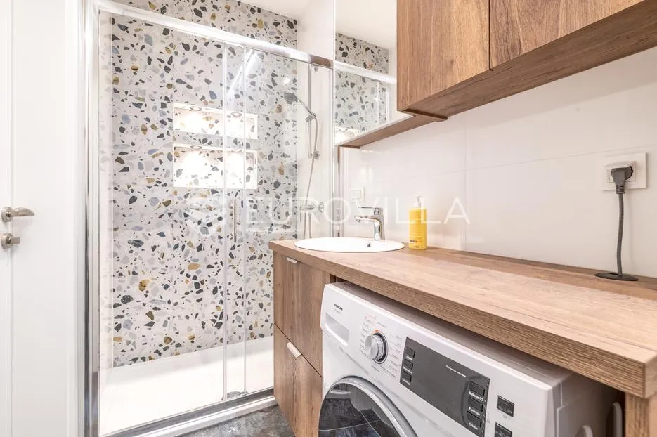 zagreb, tuškanova, prekrasan jednosoban stan 30 m² - slika 5