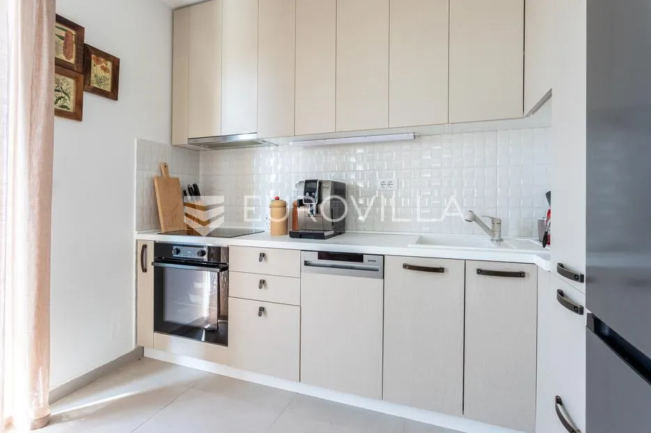 žnjan, moderan penthouse s prekrasnim pogledom na more - slika 7