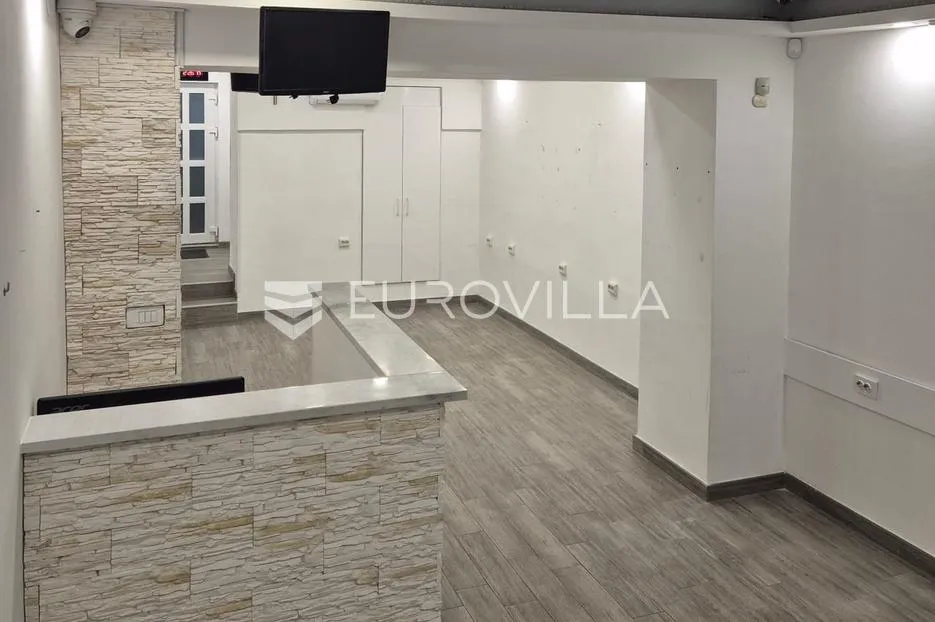 Osijek, Centar, lijepo uređen poslovni prostor 54 m², odlična lokacija