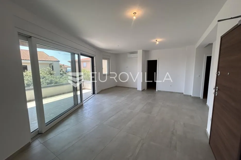 pag, mandre, trosoban stan 98 m² na 1. katu, novogradnja u blizini mora - slika 1