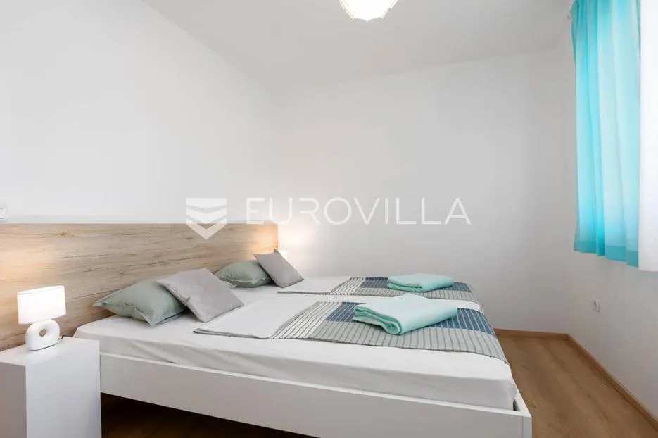 istra, umag okolica, šarmantna kuća u nizu sa privatnim bazenom na mirnoj lokaciji - slika 5