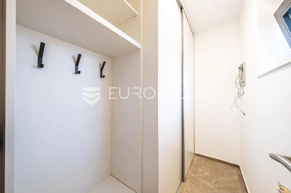 zagreb, podsused, predivna moderna kuća 278 m2 - slika 21