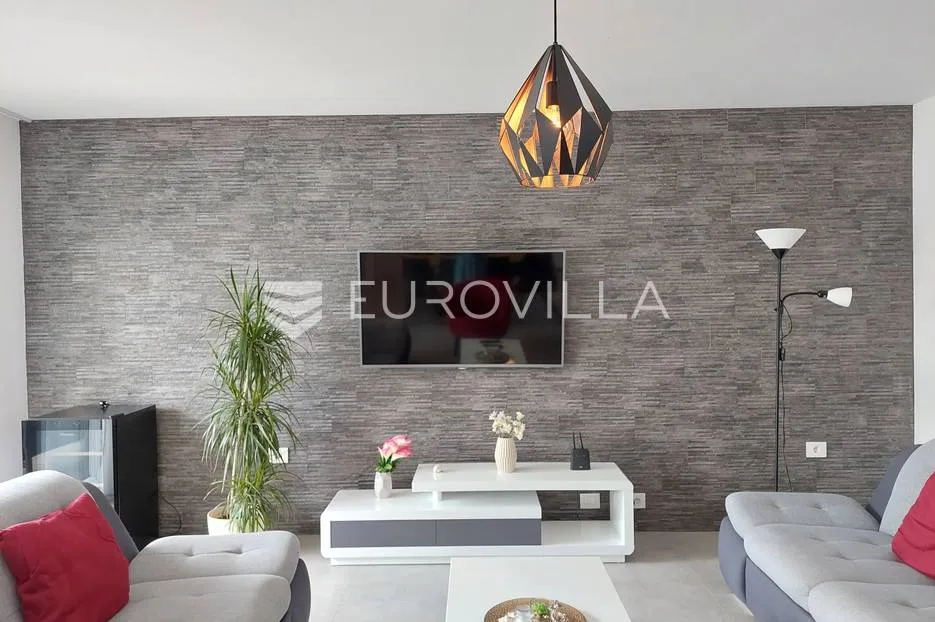 šišan, moderna villa s bazenom na mirnoj lokaciji - slika 2