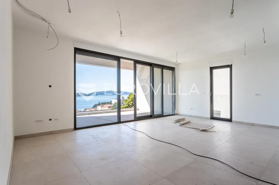 Trogir, Čiovo, ekskluzivan penthouse s privatnim bazenom