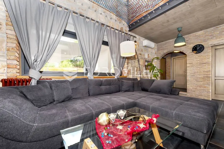 rovinj, šira okolica rovinja posebna samostojeća kuca 200 m² - slika 12