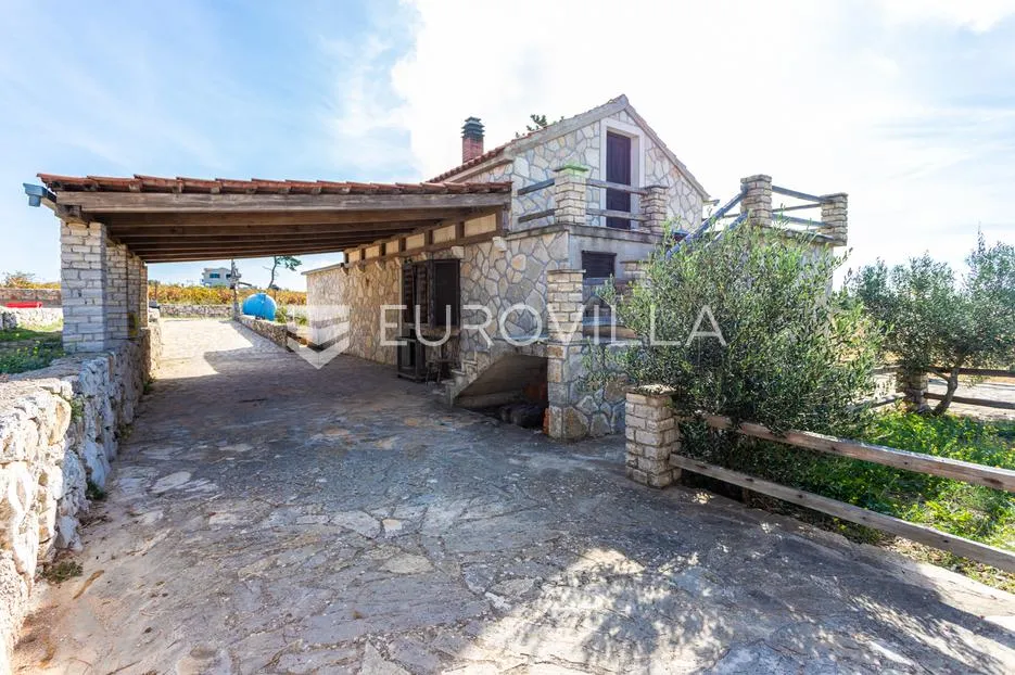 hvar, veliko lijepo imanje s tri kuće na parceli od 32500 m2 - slika 5