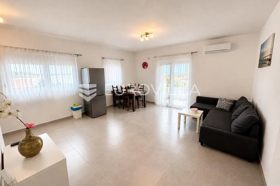 zadar, rtina, kuća s bazenom i tri stambene jedinice, 200 m od mora - slika 18