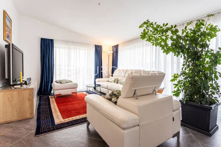 trogir, okrug gornji, prekrasna vila s pogledom na more - slika 7