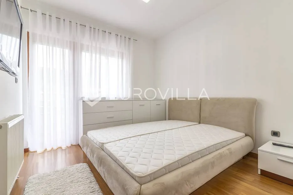 šestine, prekrasan četverosoban penthouse 140 m² - slika 16