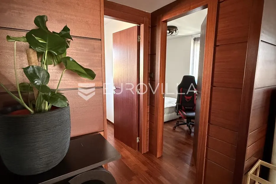 zadar, borik dizajnerski moderno uređen trosoban stan na prvom katu 96 m² - slika 19