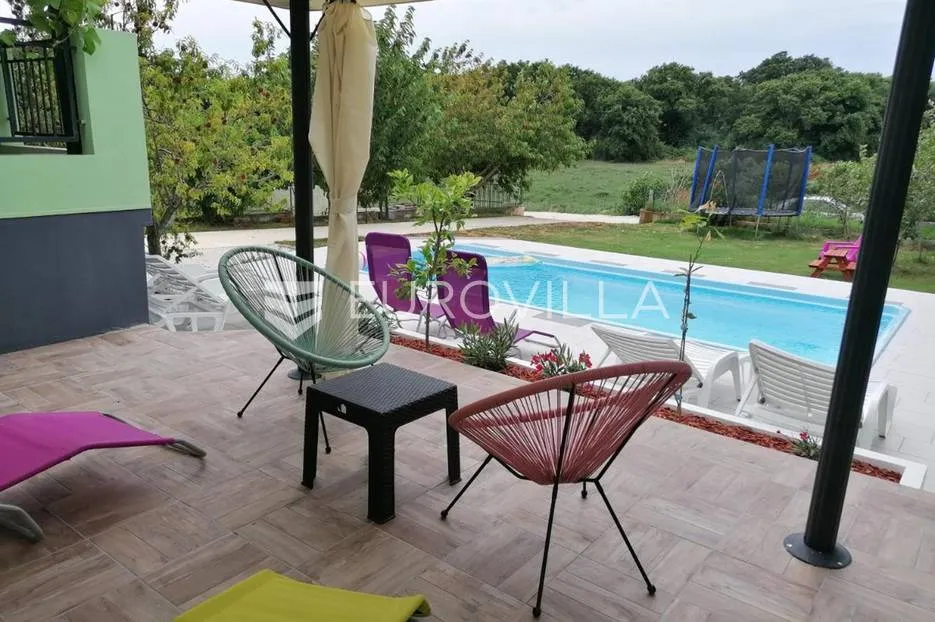 pula, busoler, samostojeća kuća novije gradnje 148 m² sa bazenom, mirna lokacija - slika 2
