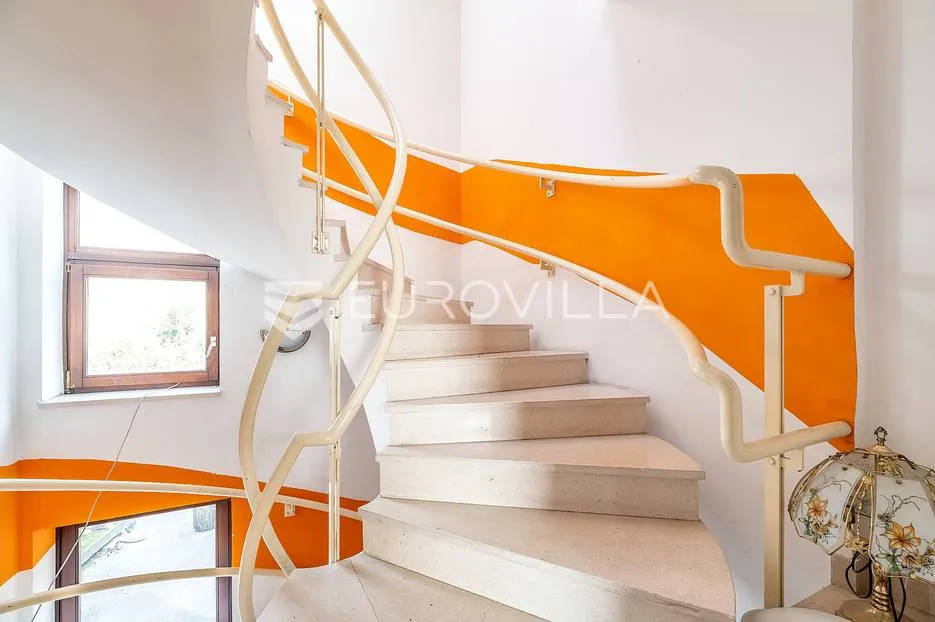 vrhovec, vidovčica funkcionalna kuća 433 m² - slika 7