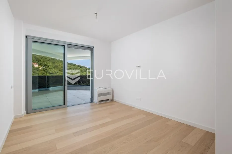 opatija, centar, višesoban stan u novogradnji s 4 parkirna mjesta nkp 247 m2 - slika 6