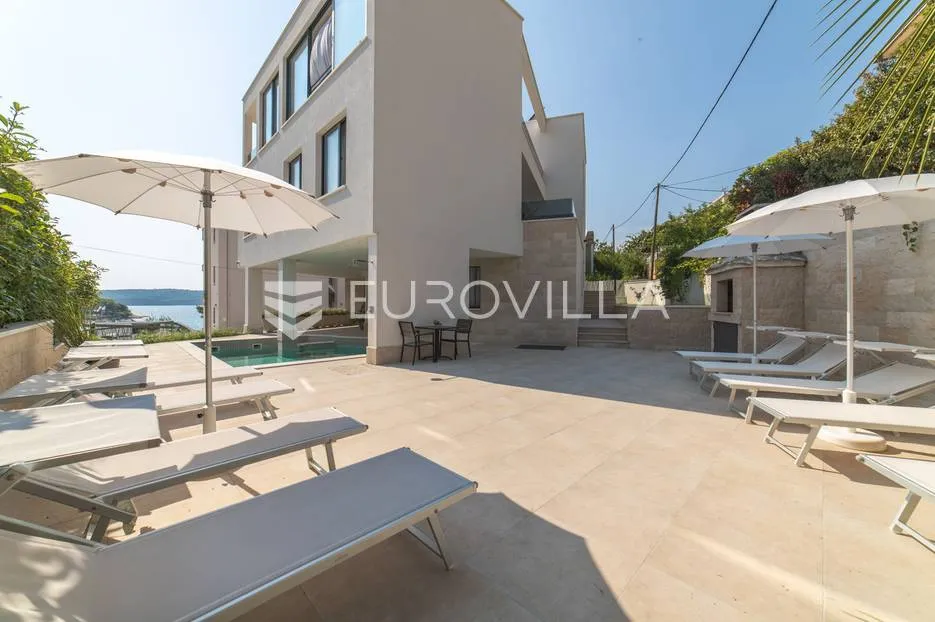 trogir, luksuzna vila s bazenom, nkp 368 m2 - slika 6