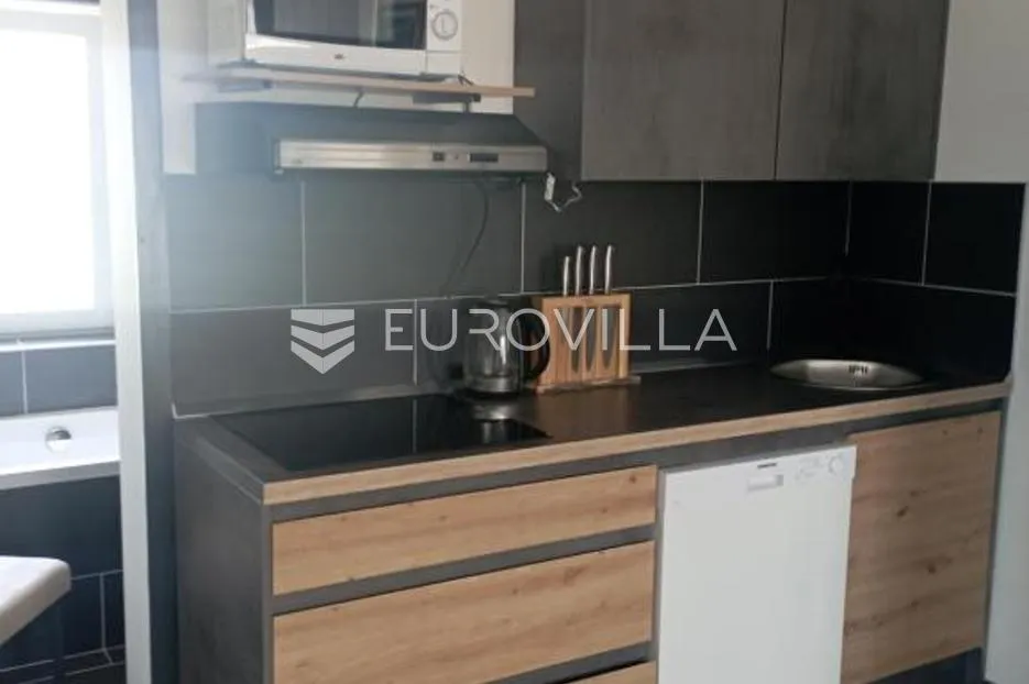 jasenice, maslenica, lijepa dvojna kuća s četiri odvojene jedinice kraj mora - slika 5