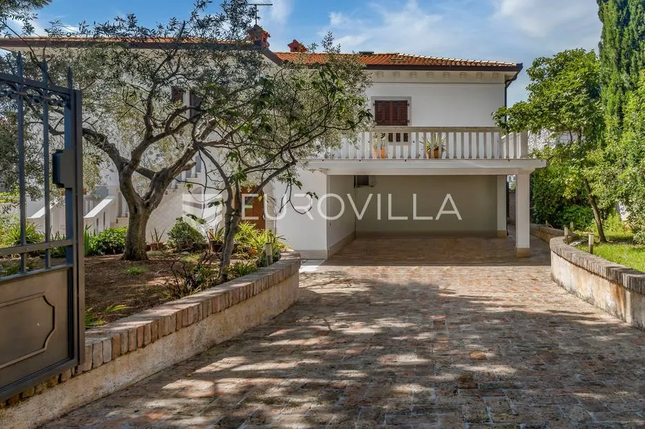 istra, umag - unikatna villa nkp 400 m2 na svega 30 m od mora - slika 61