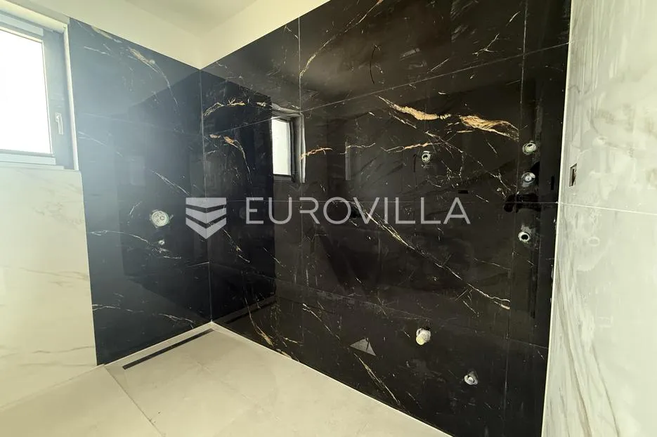 pula, pješčana uvala, četverosobni stan novogradnje 1. kat, 95.50 m², 450 m od mora - slika 7