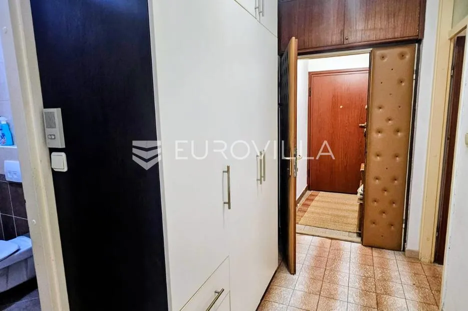 split, pujanke trosoban stan od 79 m² u zgradi te ostavu u podrumu - slika 18