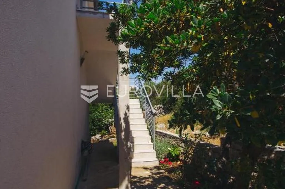 kaprije, prekrasna kuća s apartmanima, 180 m² - slika 46