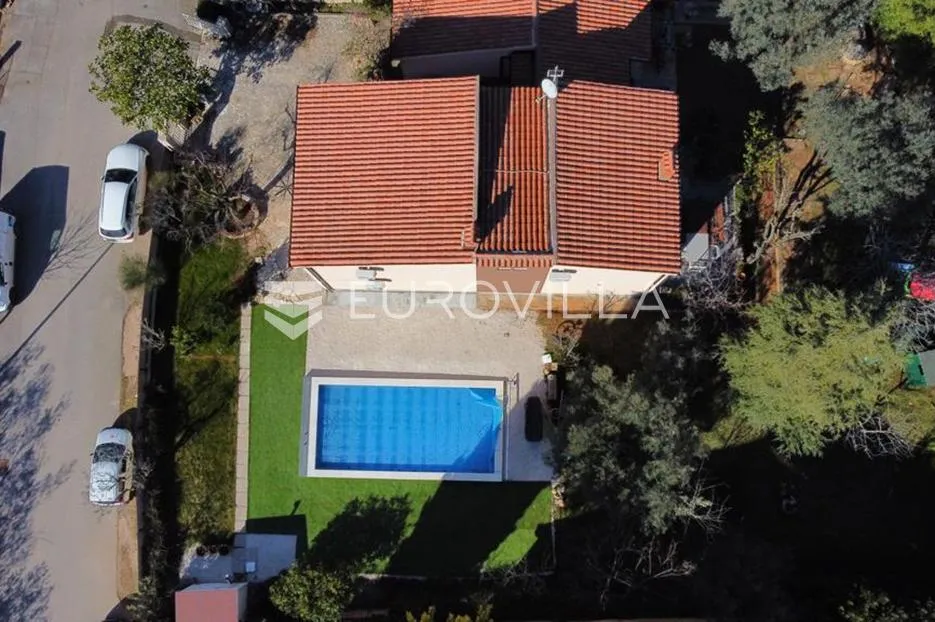 istra, fažana, prostrana kuća površine 200 m² s bazenom, 600 m od mora - slika 18