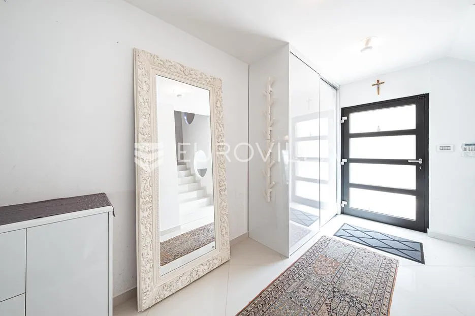 zagreb, vrhovec, moderna obiteljska kuća 419 m² - slika 27