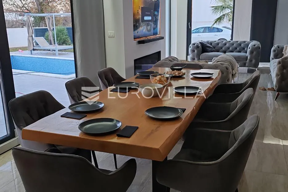 istra, svetvinčenat, moderna vila nkp 160 m2 s bazenom okružena zelenilom u mirnom naselju - slika 44