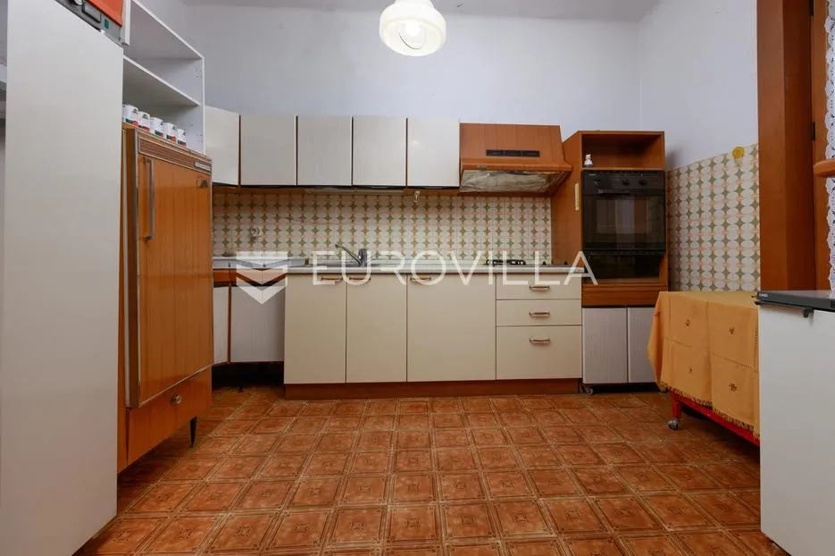 rijeka, kozala, stan veličine 265,54 m² s okućnicom i garažom na odličnoj lokaciji - slika 8