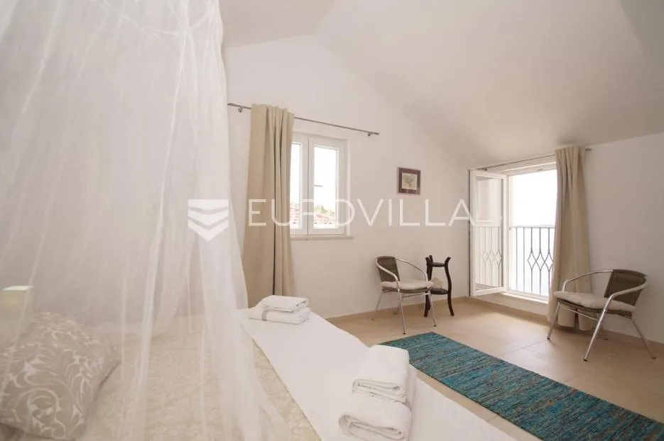 korčula, lijepa kuća u prvom redu do mora, 250m2 - slika 21