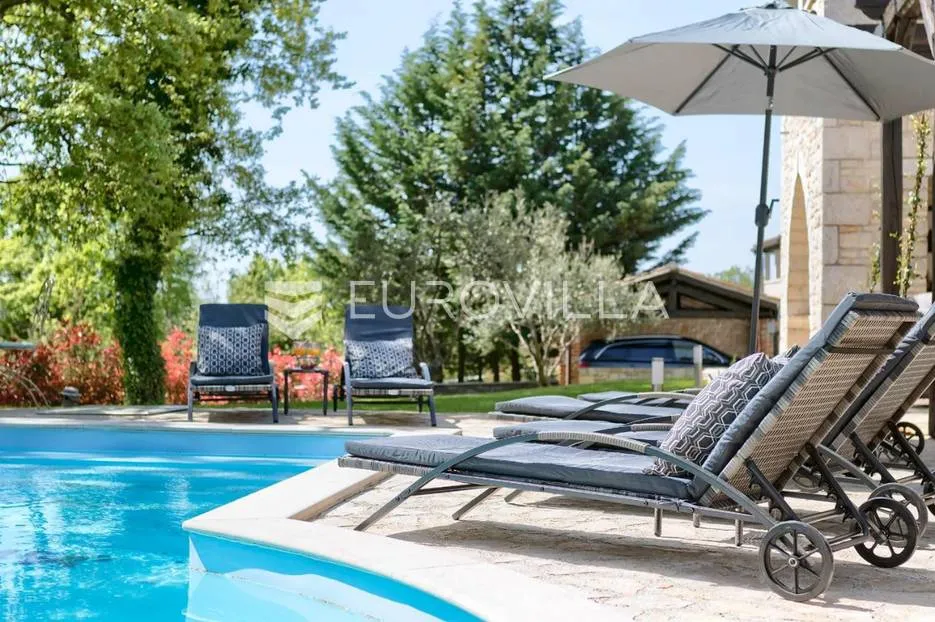 istra, tinjan, elegantna kamena vila s bazenom, iznimne kvalitete gradnje - slika 13