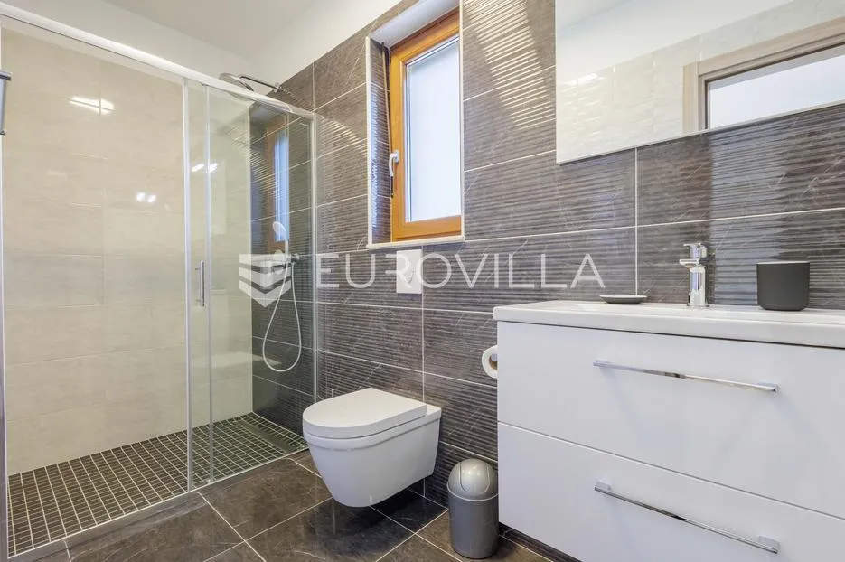 istra, labin, moderna istarska vila s bazenom - slika 35
