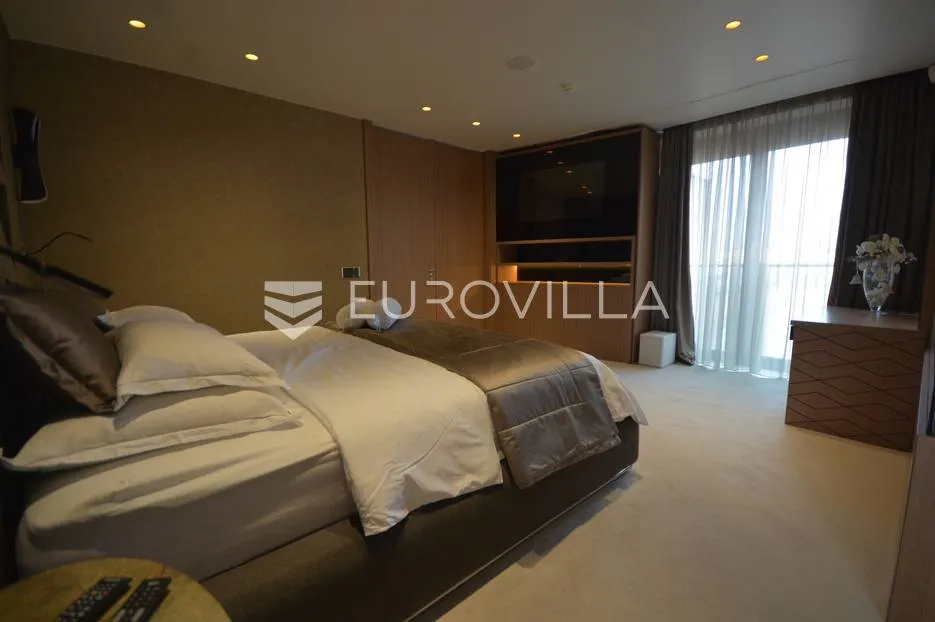 zagreb, luksuzan, moderan, trosoban penthouse nkp 340 m2 + 3 gpm - slika 7
