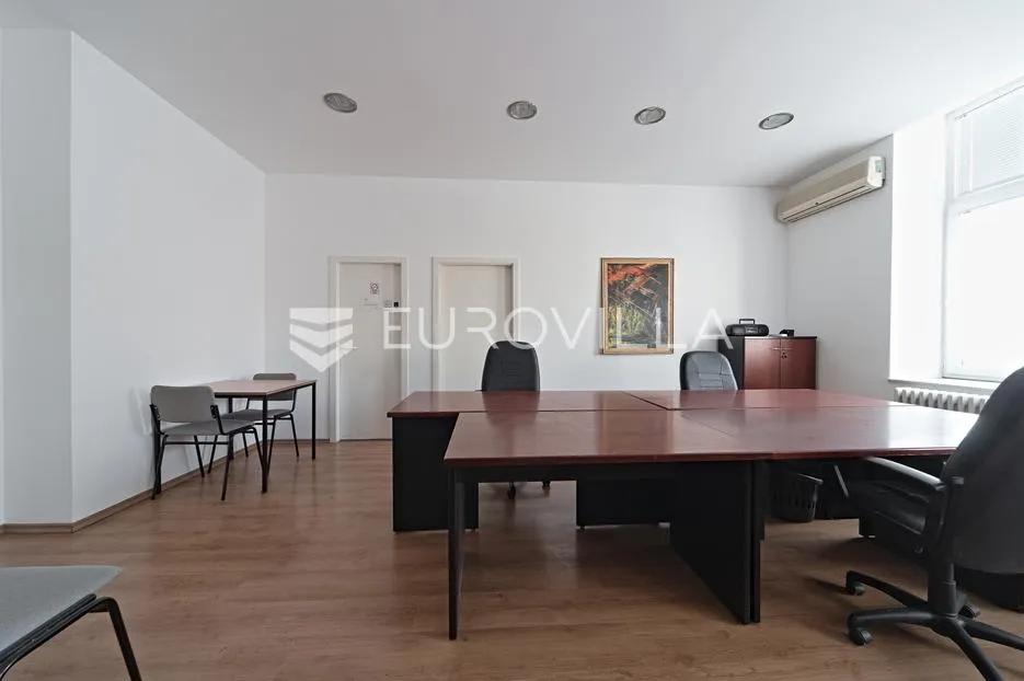 osijek, centar, iznajmljuje se poslovni prostor površine 70 m² - slika 12
