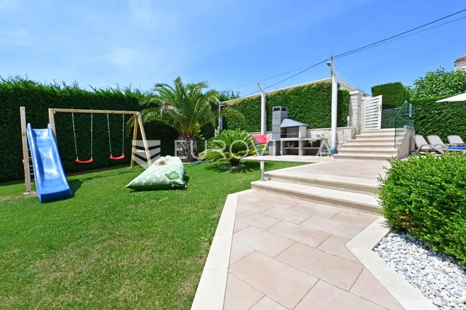 istra, kaštelir, luksuzna kuća za najam od listopada 2026 - slika 34