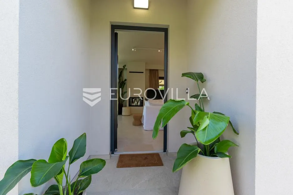 istra, poreč, prekrasna dizajnerska vila potpuno opremljena - slika 31
