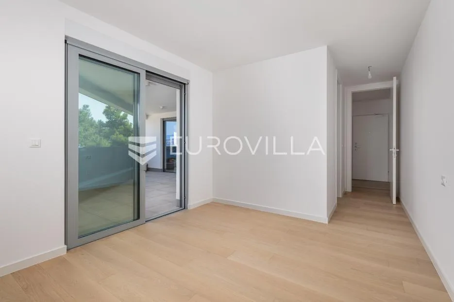 opatija, centar, višesoban stan u novogradnji s 4 parkirna mjesta nkp 247 m2 - slika 14