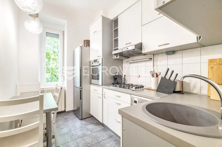 zagreb, centar, komforan trosoban stan s balkonom neto korisne površine 80 m² - slika 8