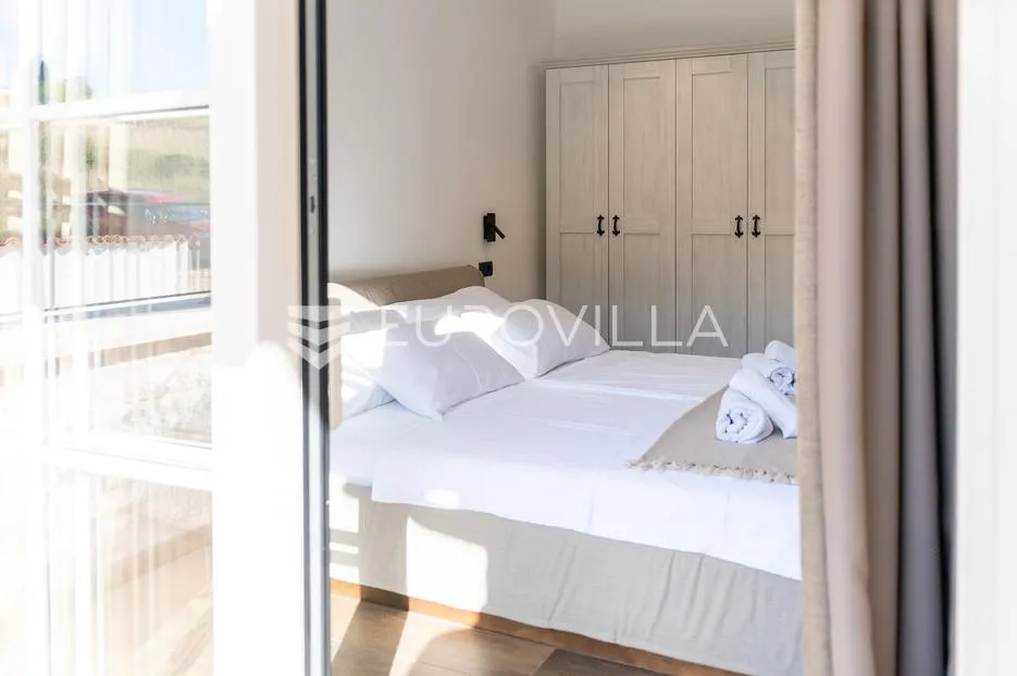 istra, momjan, moderna kamena vila - slika 26
