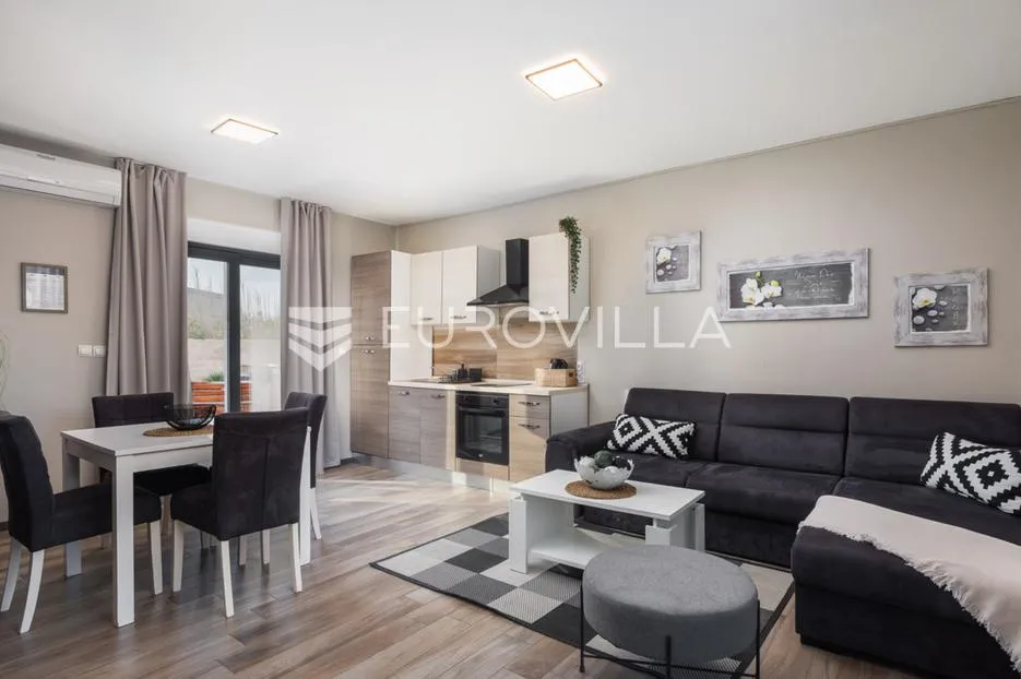 pag prekrasna villa sa pogledom na more 350 m² na 200 metara od mora - slika 45