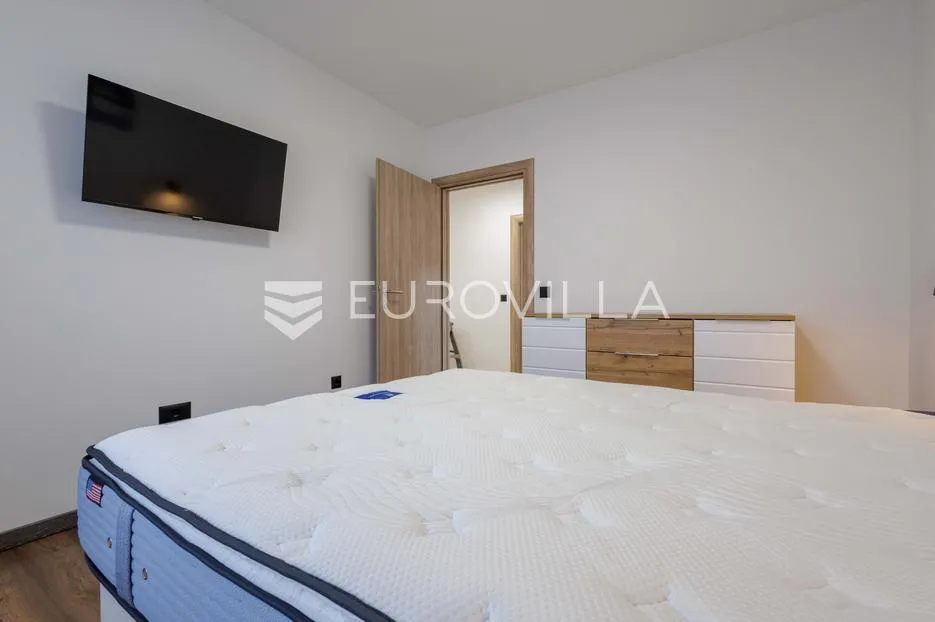 istra, labin, moderna vila i veliko građevinsko zemljište - slika 8