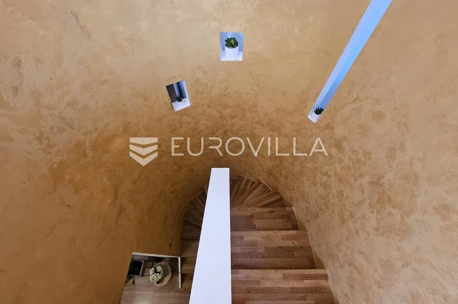 varaždin, banfica dvoetažni trosoban stan površine 83,70 m² - slika 9