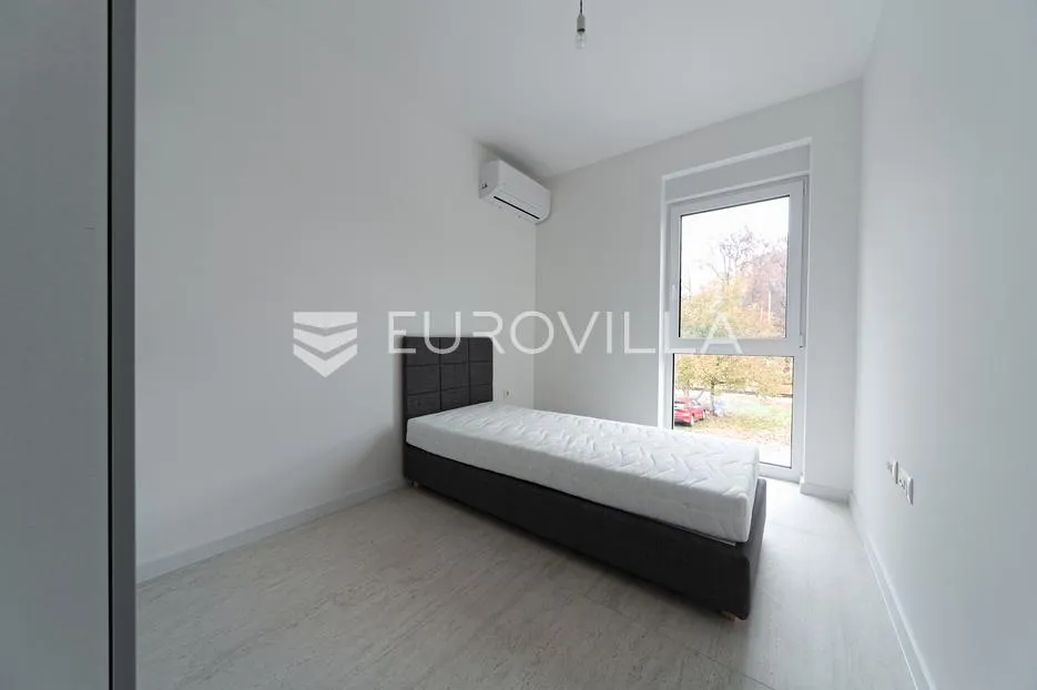osijek, novi grad, prekrasan četverosoban stan s vrtom u novogradnji - slika 17