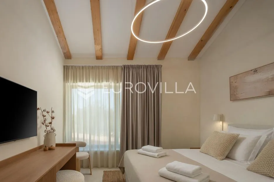 istra, labin, vrhunska moderna villa d, grijani bazen 48 m², 2365 m² uređene okućnice - slika 39