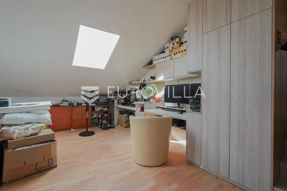 zadar, bokanjac, prostrana kuća površine 376 m² s velikim potencijalom - slika 45