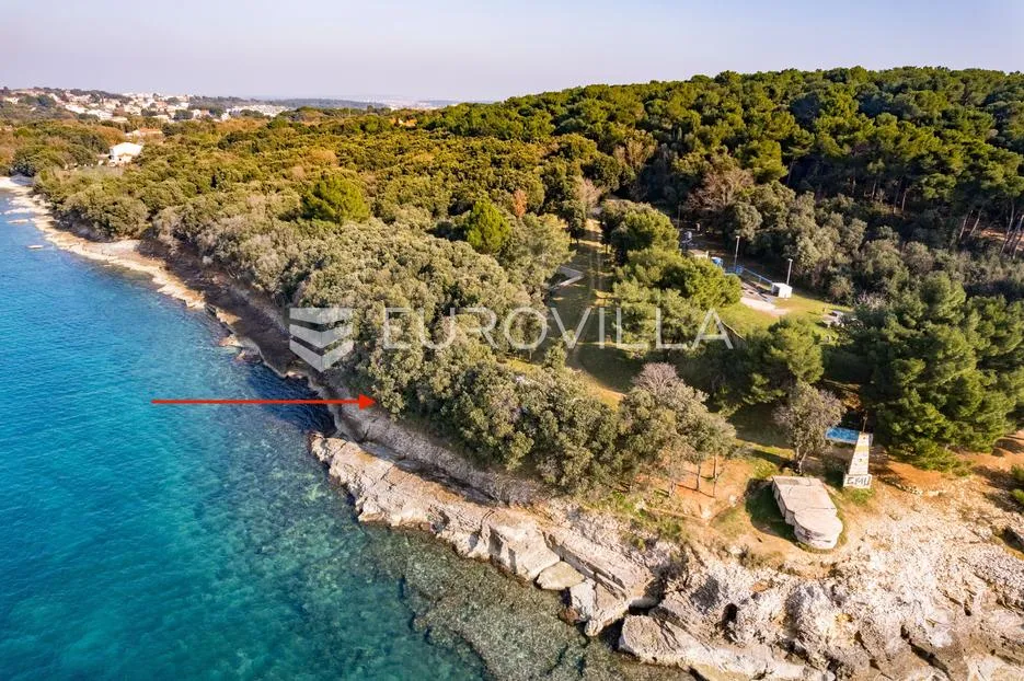 istra, banjole zemljište 2700 m2 prvi red do mora s dva legalizirana objekta 67 m2 i 24 m2 - slika 9