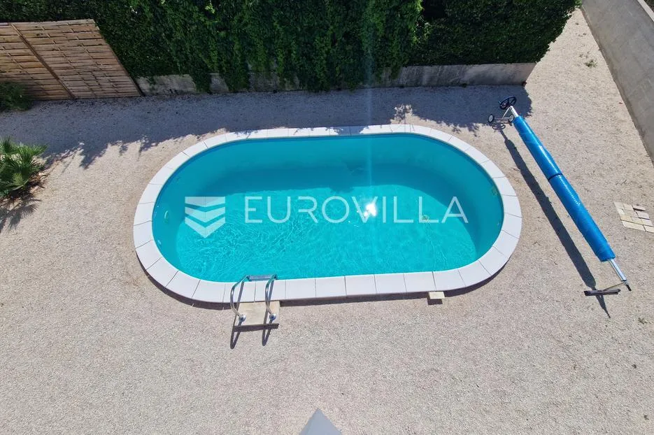 vir, kuća s 4 spavaće sobe u centru otoka bazen i garaža - slika 19